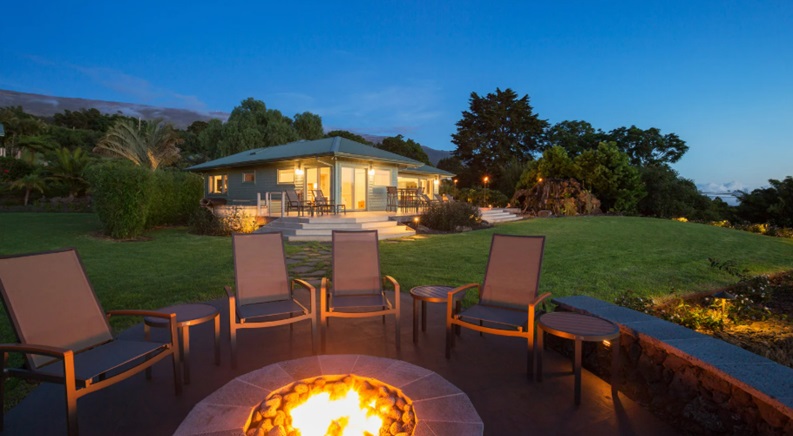 Outdoor Fire Pit to Your Backyard